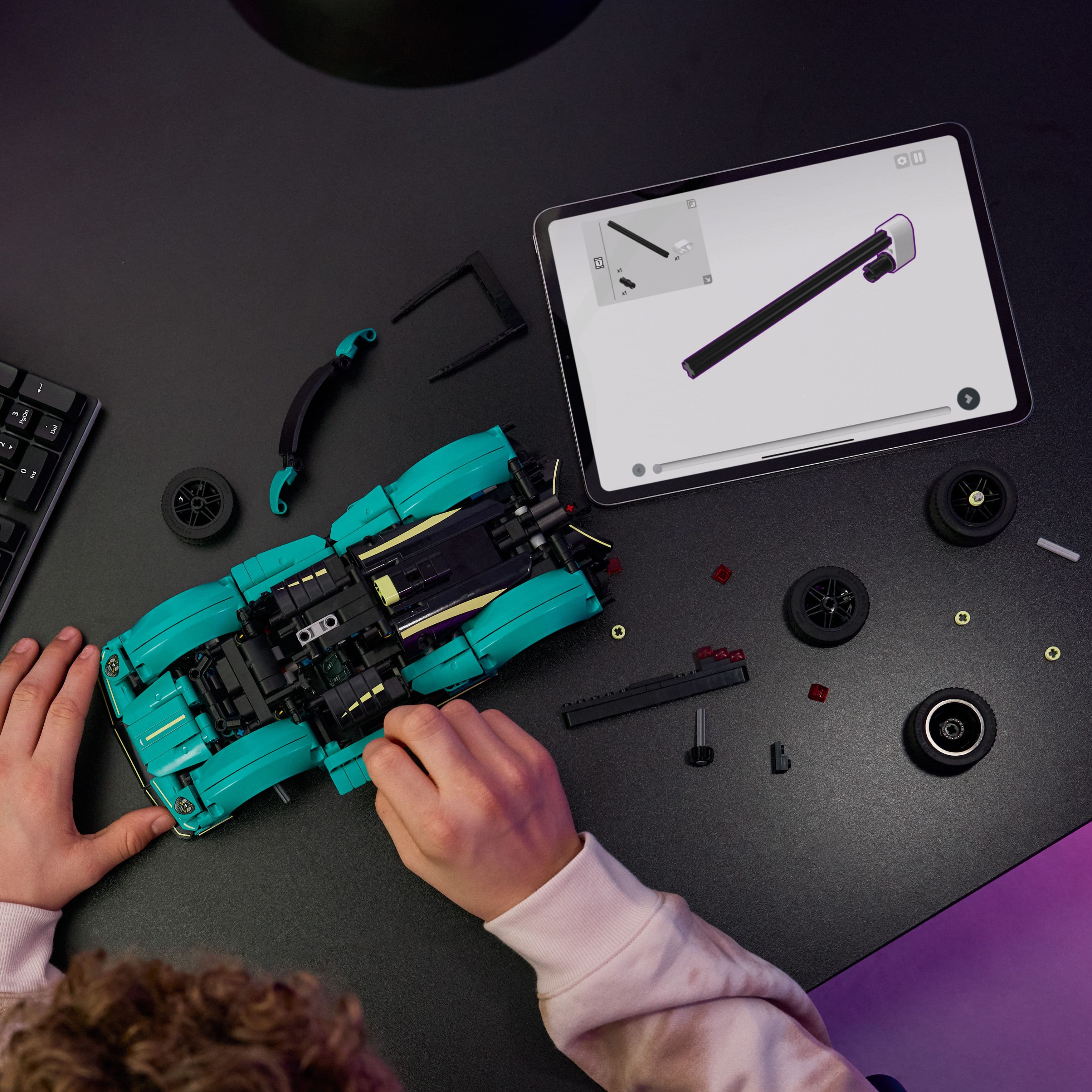 Lego Technic 42208 Aston Martin Valkyrie Building Set for Ages 9 & Up