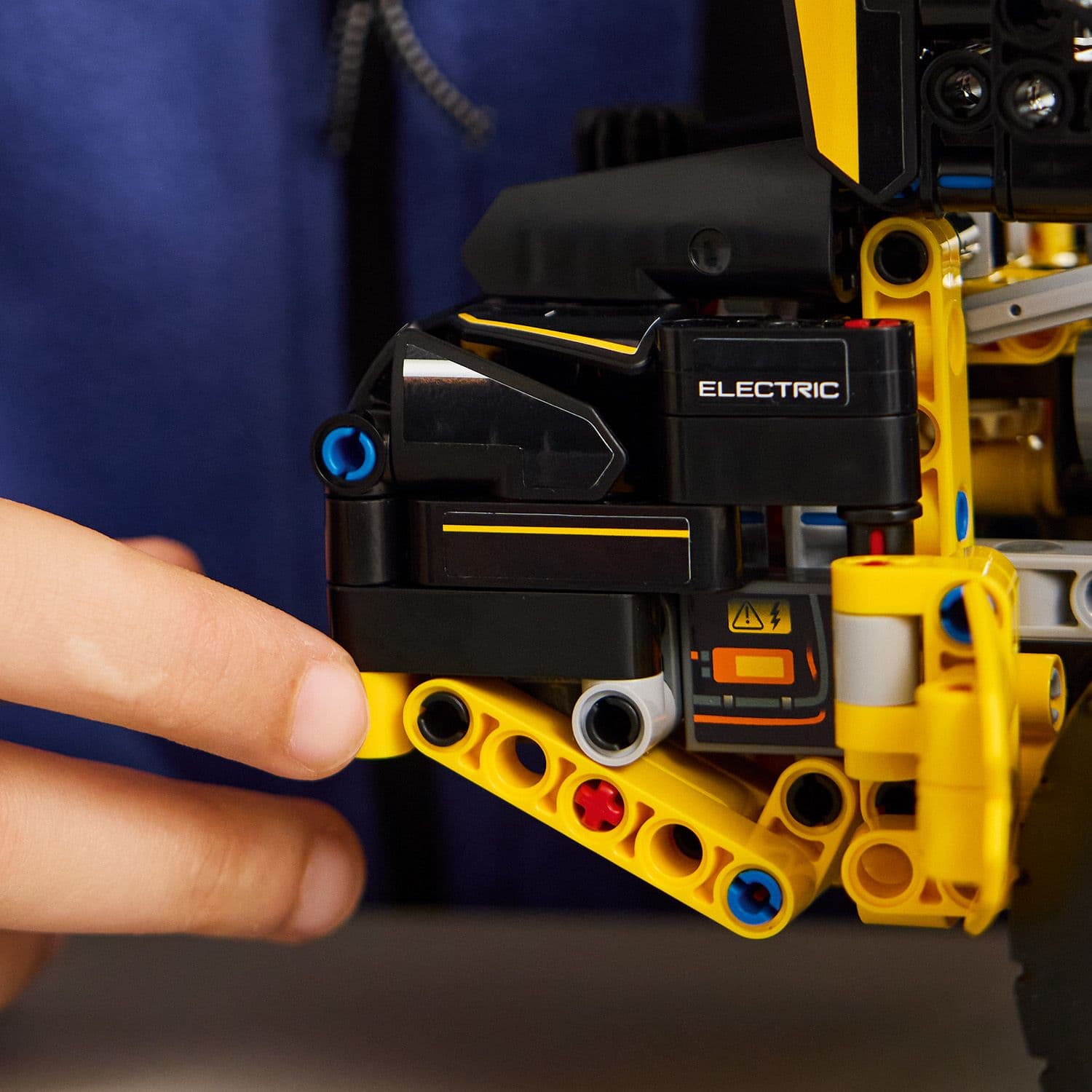 Lego Technic 42209 Volvo L120 Electric Wheel Loader for Ages 9 and Up