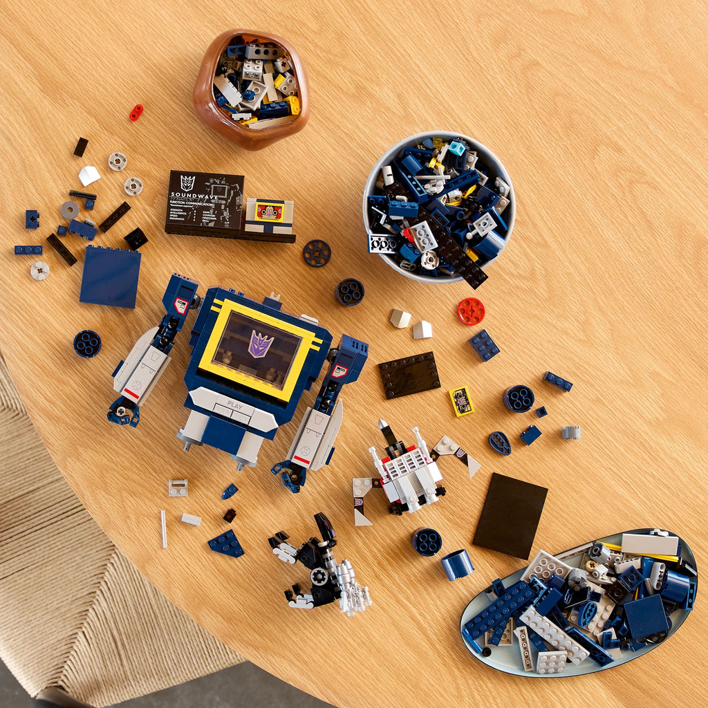 Lego Icons 10358 Transformers: Soundwave for Collectors Aged 18 and Up
